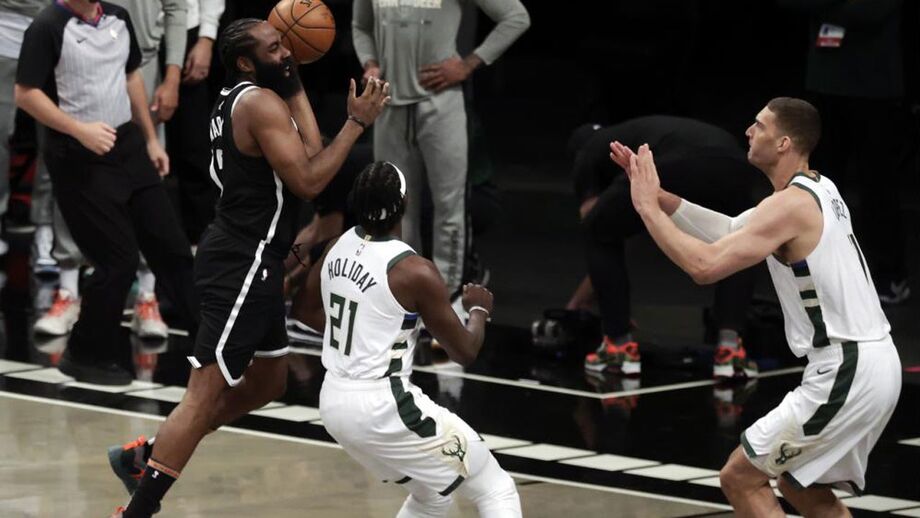 Nets perdem Harden mas vencem Bucks