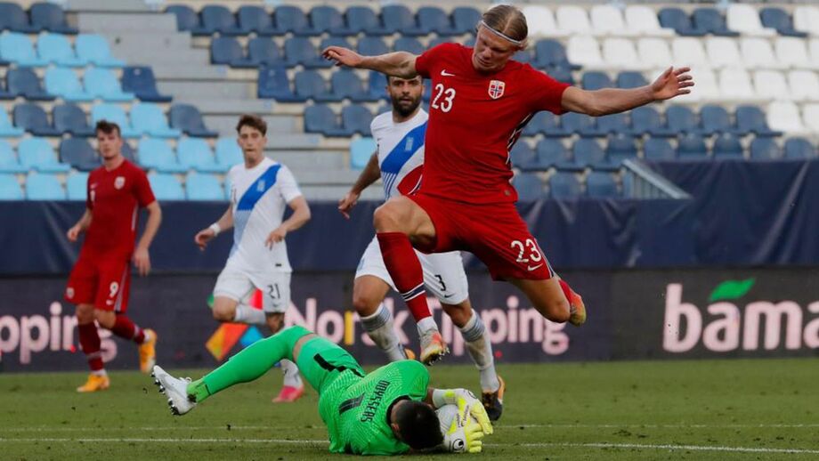 Vlachodimos vence duelo com Haaland