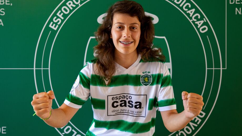 Francisca Silva assina contrato profissional com o Sporting