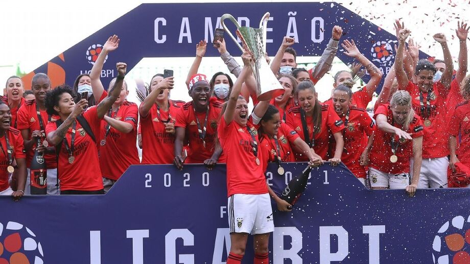 Futebol feminino fica fora do Benfica Campus por falta de espaço