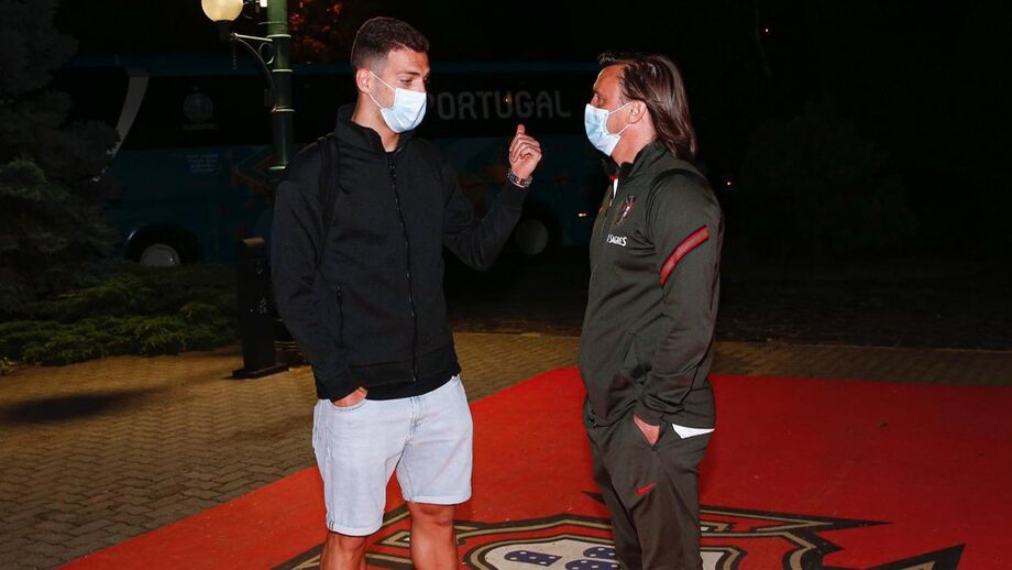 Diogo Dalot: direto das férias no Dubai ao Europeu