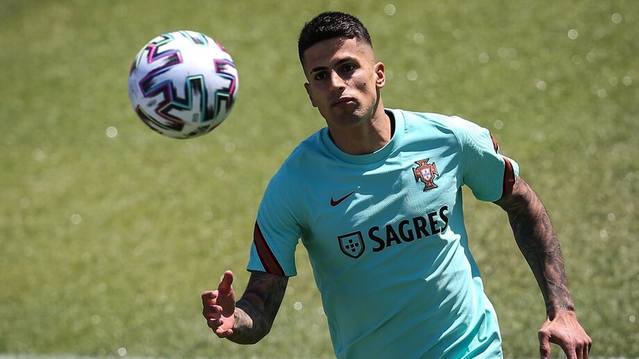 Arranque atribulado: Cancelo afastado pela Covid