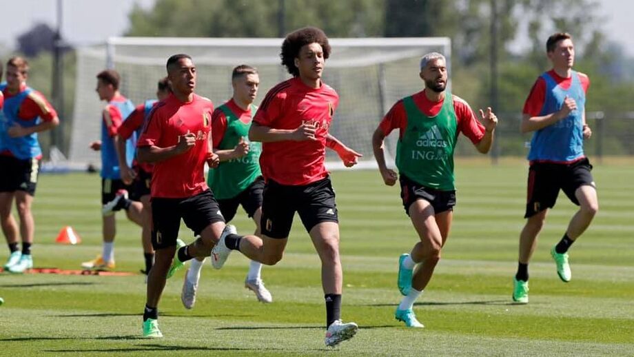 Axel Witsel disponível para jogo com Dinamarca