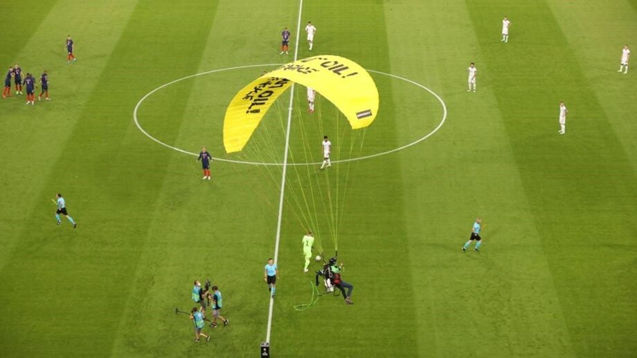 Invasores de campo: Greenpeace já se mostrou mas faltam os 'streakers'