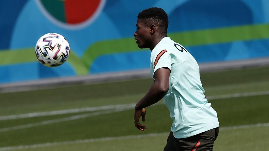 Nuno Mendes falha último treino da Seleção antes da partida para Munique