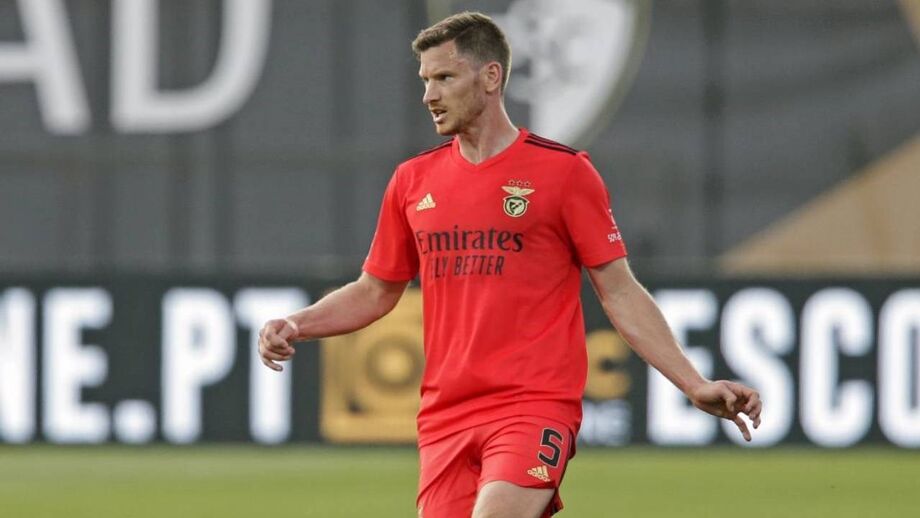 Genk e Antuérpia tentam Vertonghen