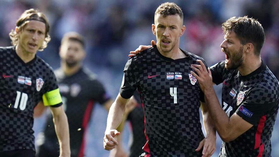 Croácia-República Checa, 1-1: croatas tremeram mas estão na luta