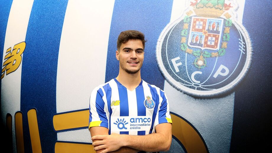 Rodrigo Pinheiro renova contrato com o FC Porto