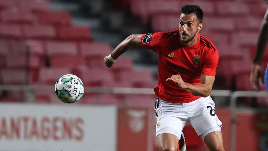 Samaris fica no Benfica: grego vai apresentar-se para cumprir contrato