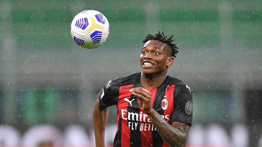 Rafael Leão ganha ao Sporting no TAS