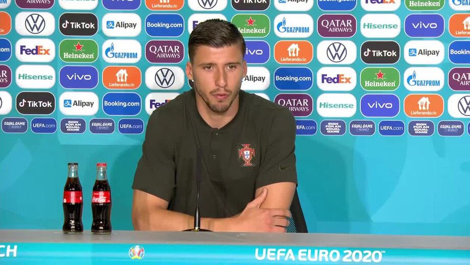 Defesa-central português na antevisão ao encontro da 2.ª jornada do Grupo F