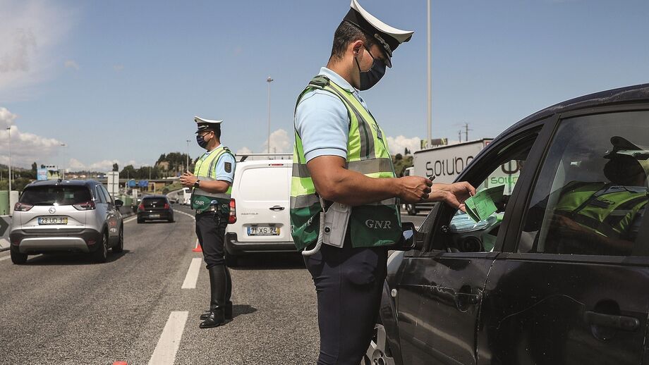 Operação da GNR nas portagens da A1 em Alverca, ainda dentro da Área Metropolitana