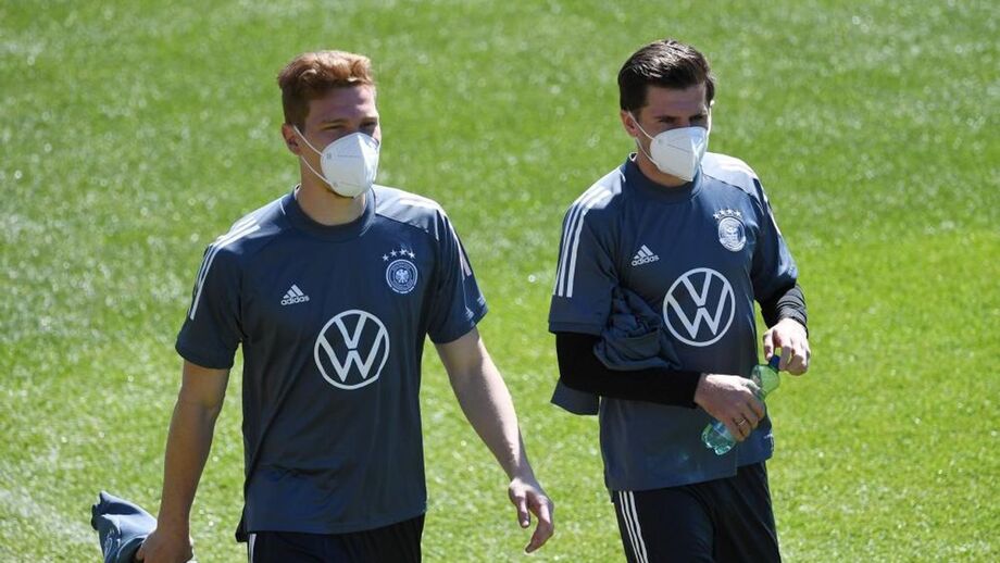 Hoffman (à direita) representa atualmente o B. Mönchengladbach