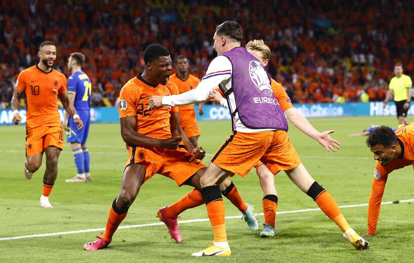 A crónica do Holanda-Ucrânia, 3-2: este laranja é vivo e à prova de sustos