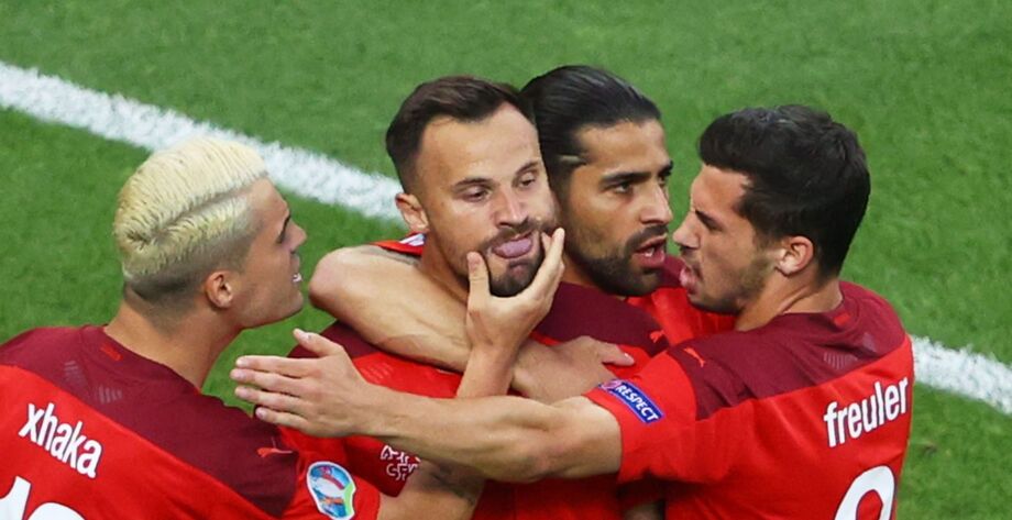 Seferovic à espera do amigo Vertonghen
