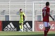 Vlachodimos (3) - Tarde descansada, limitando-se a amarrar, sem dificuldade, uma bola junto ao solo (20’).