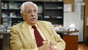 José António dos Santos, o 'Rei dos frangos', em exclusivo a Record: «Não vendo as ações»
