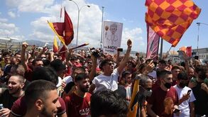 Mourinho recebido em euforia pelos adeptos da Roma