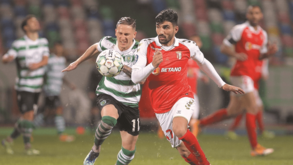 Manhã Record: onze de Portugal para esta noite, Sporting rejeitou 35 milhões do Arsenal e ponto de situação sobre Bernat