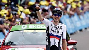 Matej Mohoric vence 7.ª etapa vindo de fuga integrada pelo amarela Van der Poel