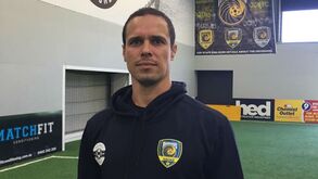 Sérgio Raimundo na equipa principal do Central Coast Mariners