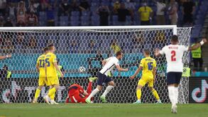 A crónica do Ucrânia-Inglaterra, 0-4: 'meias' calçadas logo ao despertar