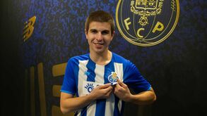 FC Porto oficializa contratação de Abuashvili