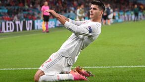 'Patinho feio' Morata mantém vivo o sonho espanhol: veja o golo do empate diante da Itália