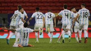 Argentina bate Colômbia nos penáltis e defronta Brasil na final da Copa América