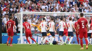 Damsgaard colocou a Dinamarca a vencer a Inglaterra com este grande golo