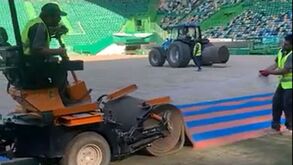 A todo o gás: veja como está a ser colocado o novo relvado do Estádio de Avalade