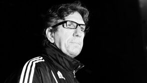 Antigo avançado inglês Paul Mariner morre aos 68 anos 