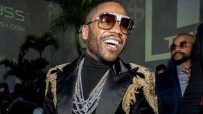 «Obrigado por me pagares!»: Mayweather apostou contra McGregor e lucrou 30 mil euros