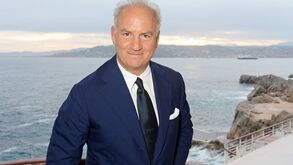 Conheça o misterioso Gatsby de Cannes, que organiza festas com celebridades e gastou 63 mil libras só na conta do bar