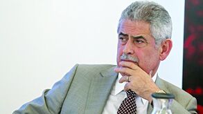 Vieira iria ganhar luvas de 6 milhões com venda de 25% das ações do Benfica, avança 'Correio da Manhã'