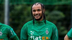 Benfica equaciona Lázaro para uma posição onde já tem... 5 jogadores