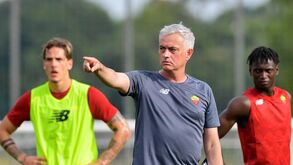 Mourinho aplica goleada à antiga
