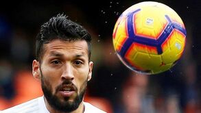 Garay coloca ponto final na carreira após 