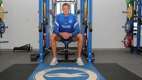 Brighton contratou 'gigante' para a baliza: saiba quem são os futebolistas mais altos do Mundo