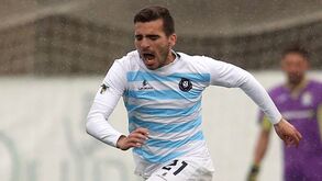 André Rodrigues para o ataque do Feirense