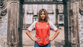 Ballet, truques com a bola e romance com Rob Holding: Paige Almendariz é reforço do Sp. Braga