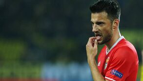 Os motivos que 'empurraram' Samaris para a equipa B do Benfica