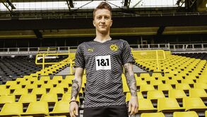 Borussia Dortmund apresenta equipamento alternativo para 2021/22