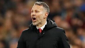 Ryan Giggs: Excelente a fintar em campo, péssimo a lidar com mulheres
