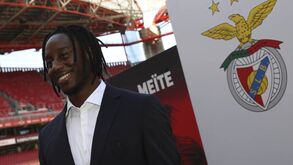 Da visita guiada ao museu Cosme Damião ao abraço a Rui Costa: Meité apresentado no Benfica