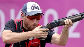 Vincent Hancock bate recorde olímpico e é o primeiro com três ouros em skeet
