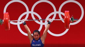 Hidilyn Diaz dá primeira medalha de ouro de sempre às Filipinas