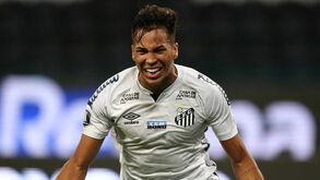Santos aceita proposta do Benfica por Kaio Jorge