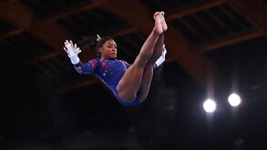 Simone Biles 'acordou' demónios sobre a saúde mental: «Os estrelatos podem não motivar mas colapsar»