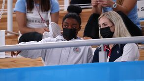 Simone Biles está fora de duas finais de aparelhos